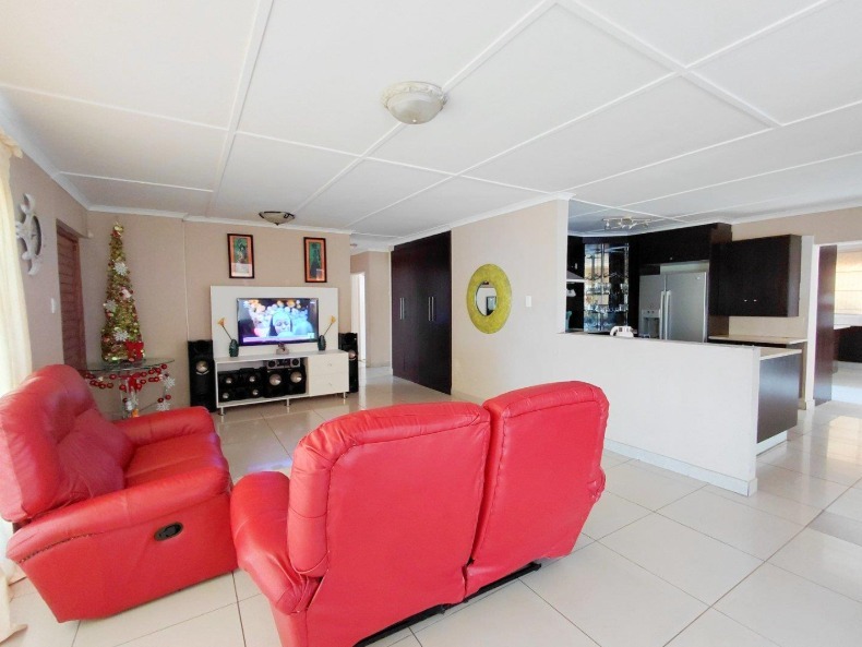 5 Bedroom Property for Sale in Gonubie Eastern Cape